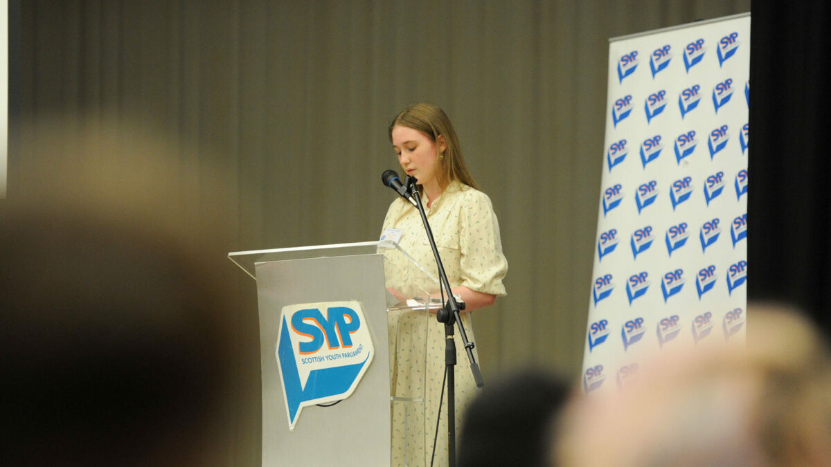 Daisy Stewart Henderson MSYP proposing her motion on stage at SYP77