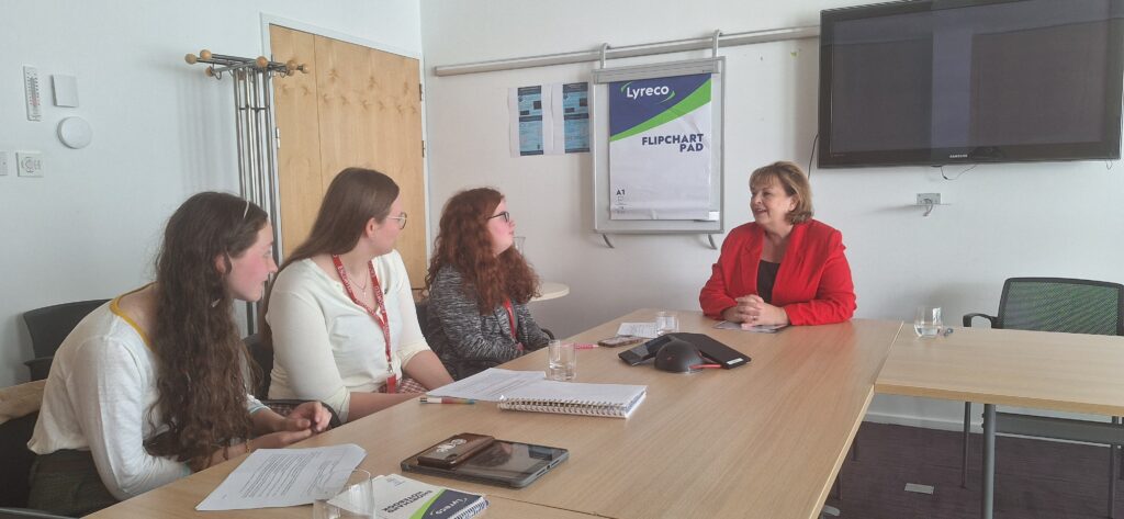MSYPs talking to the Cabinet Secretary for Transport at a meeting that took place in Glasgow on Wednesday, 09 July 2025.